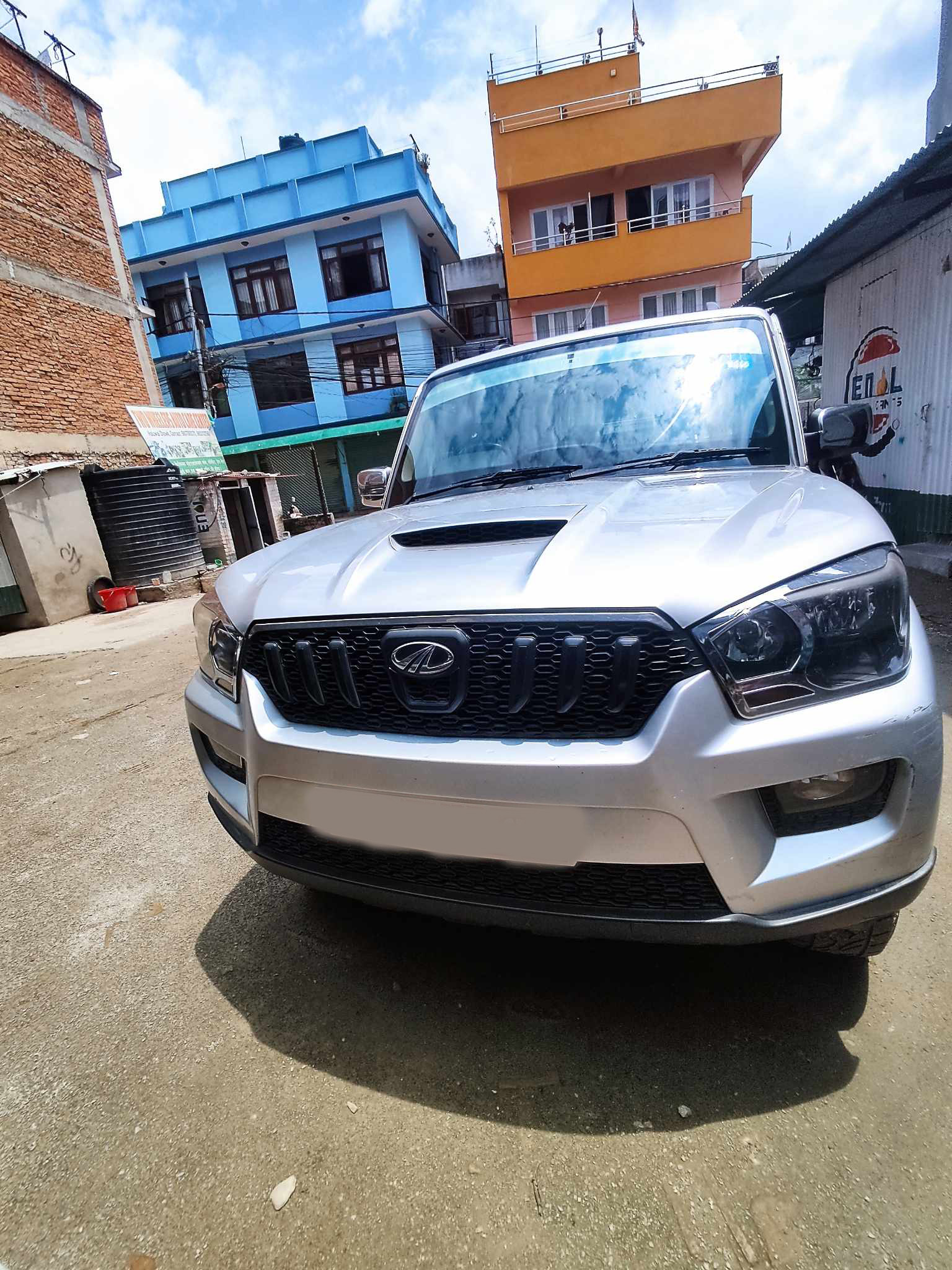 Mahindra Scorpio S6